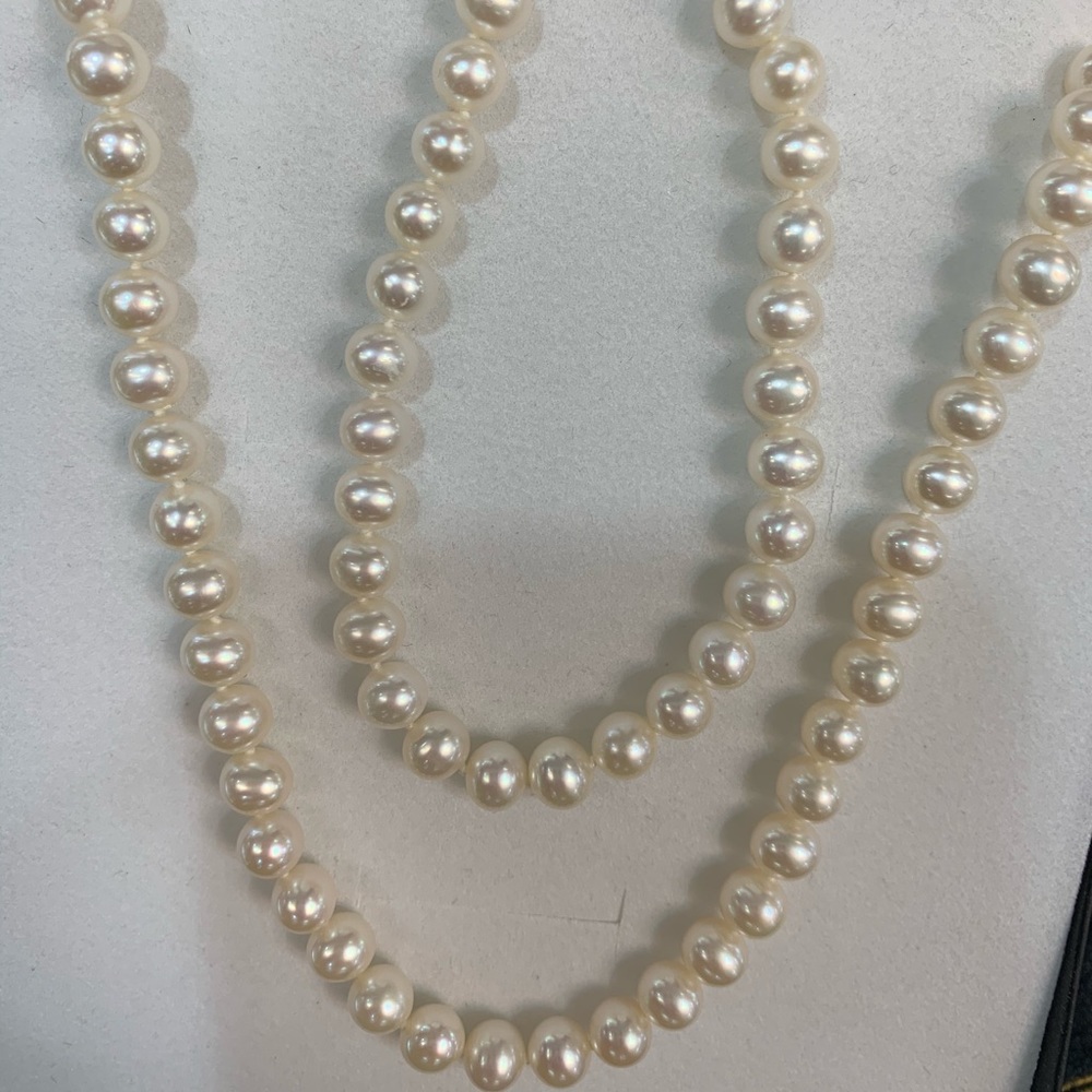 Matching necklace and bracelet set